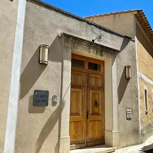 La Cour Carree Bed and breakfast