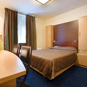 Hotel Terminus Montparnasse ***